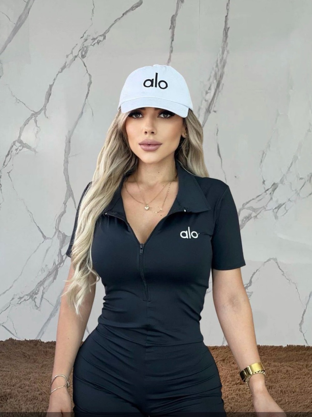 ALO Yoga White Logo Baseball Cap - Clean Sporty Look
